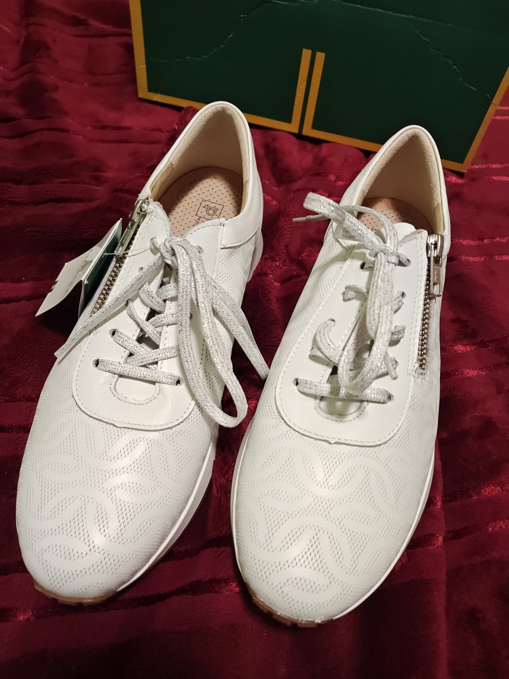 White Pitillos Women's Zip-Accent Casual Sneakers 9